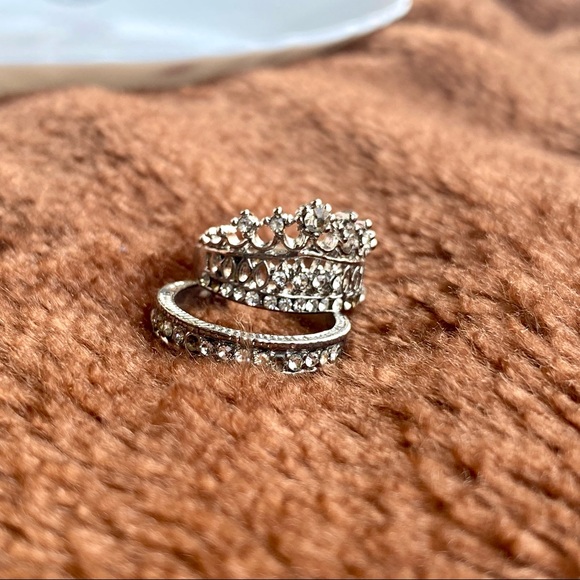 💍Stone Studded set of 2 Queen Ring for Women💍 - Picture 4 of 5
